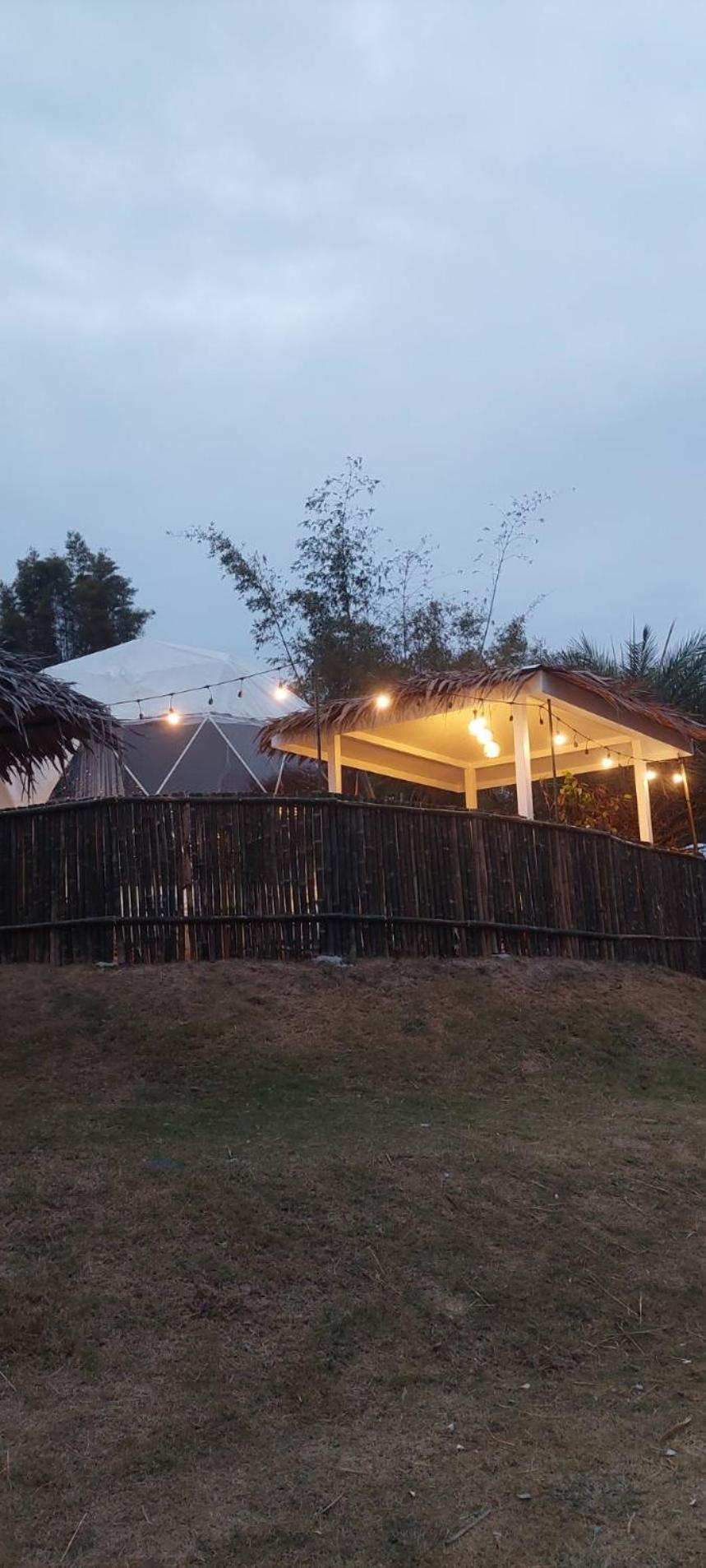นรดีฮิวล์ รีสอร์ต เขาแผงม้า วังน้ำเขียว Hotel Ban Sap Bon  Exterior photo